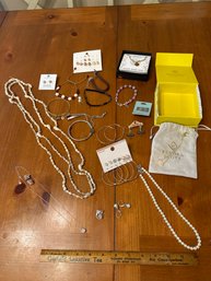 Estate Sale Ladies Fashion Jewelry Lot, Kendra Scott, Alex And Ani Necklaces Bracelets Earrings See All Photos