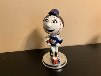 Forever Collectibles Legends Of The Diamond Limited Edition, Mrs Met 50 Of 168 Number One Mom