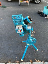 Jugs M6000 Lite-Flite Pitching Machine Complete With All Extras Excellent Condition Works Great