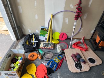 Large Lot Of Outdoor Yard Games Paddle Ball Golf Ladder Toss Wiffle Ball Badminton Horseshoes Ring Toss More