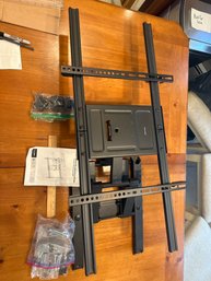 Commercial Full Motion TV Wall Mount Bracket For 43' To 90' TVs Up To 132lbs Complete