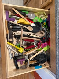 Draw Lot Filled With Kitchen Utensils Anything You Can Need Is In There See Photos