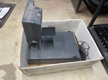 3M 2000 Overhead Projector Portable Briefcase Works Great