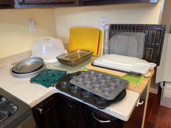 Kitchen And Bakeware Cutting Boards Enamel Trivets Pyrex Baking Dishes