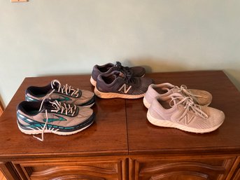 Lot Of Ladies Sneakers 2 New Balance 7.5 1 Brooks Dyad Size 8