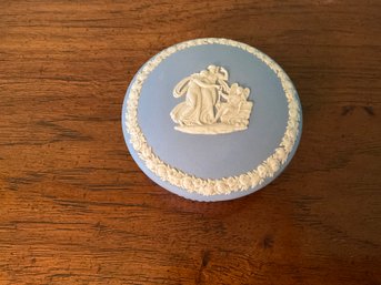 Wedgwood Blue Jasperware Trinket Vanity Dresser Dish Jewelry Box With Lid