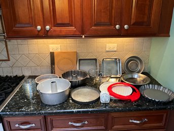 Large Baking Lot - Bundt Pans. Tart Pans, Mixing Bowl, Pie Pans Cake Pans And More - See Photos