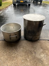 Two Large Aluminum Pots Great For Boiling Corn Or Lobsters