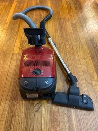 Miele Classic C1 Exclusive Powerline Vacuum Works Great Carries Easy