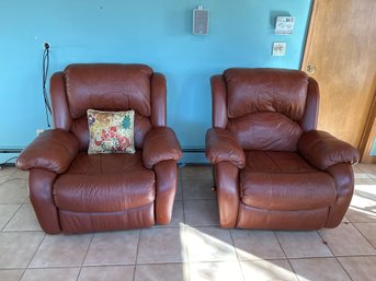 Set Of 2 Stanley Leather Recliners Manual Operation Very Comfortable