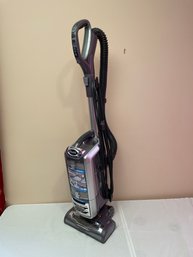 Shark Upright Rotator Lift-away Vacuum Cleaner NV-751  Works Great!