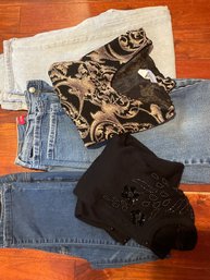 Mixed Lot Of 3 Pairs Of Womens Jeans SMALL, 2 Tops