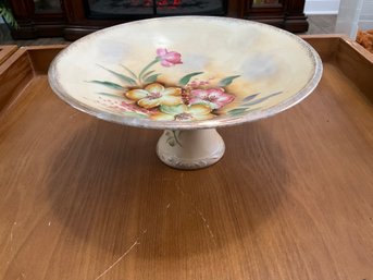 ROYAL CROWN FINE CHINA HAND PAINTED FLORAL PEDESTAL  PLATE 4121 GOLD EDGE