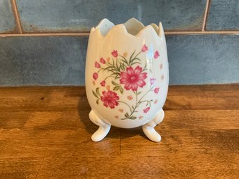 Vintage Ceramic Egg Lefton Made In Japan Flowers White Pink  Medium 5.5 Inch 5527