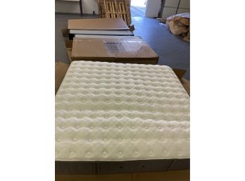 Stearns  And Foster Estate Collection King Mattress And Matching Twin Box Springs