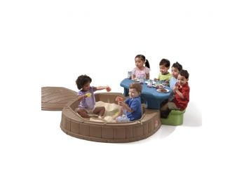 Step 2 Naturally Playful 57' X 66.5' Plastic Sandbox With Cover