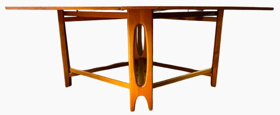 What Appears To Be An Ellipse Gate Leg Table Designed By Bendy Winge For Kreppes Mobelfabrikk