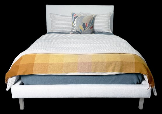 Room & Board Queen Bedding Set W/ Pendleton Blanket