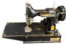 Vintage Singer Featherweight Sewing Machine With Carrying Case And Accessories
