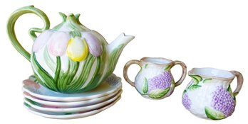 Omnibus Ceramic Tulip Tea Pot With 8' Plates, Sugar Caddie, Cream Pitcher