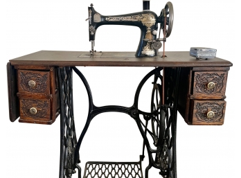 Gorgeous Antique Singer Sewing Machine With Photocopy Of Manual
