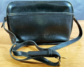 What Appears To Be A Vintage Coach Black Leather Oliver #9902 Cross Body Bag