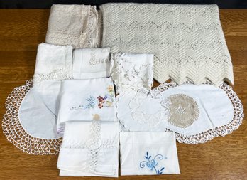 Pretty Vintage Linens Including Lace Tablecloth & Crochet Throw