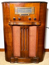 Vintage RCA Victor Short Wave Radio