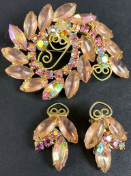 Stunning Vintage Demiparure Of Pink Rhinestone Pin And Clip Earrings