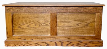 Beautiful Oak Chest With Cedar Lining And Tray, Read Description