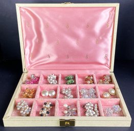 Great Lot Of Vintage Clip On Earrings With Adorable Jewelry Box