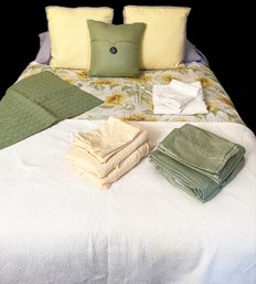 Queen Pottery Barn Sunflower Duvet With Throw Pillows & 2.5 Sheet Sets