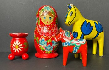 Adorable Swedish Horses And Other Painted Decor