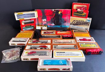 Large Collection Of Tyco And Bachmann HO Scale Trains And Tracks