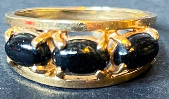 14k Gold Ring With Black Stones, Sz 4.5