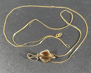 Adorable 14k Gold Stingray Pendant On 14k Gold Chain That Is Missing Its Clasp