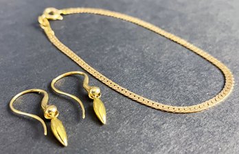 14k Gold Earrings And Bracelet, 4.3g