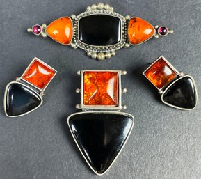 2 Modernist Sterling Silver Onyx Amber Pins & Stud Earrings