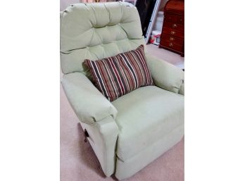 Green  Recliner Chair In Great Condition