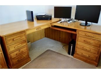 Nice Oak Corner Desk & Chair From Woodleys Fine Furniture W/Chair