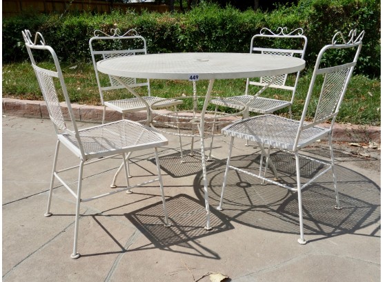 Vintage 42' Iron Patio Table & Chairs