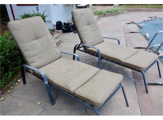 2 Chaise Lounge Chairs W/Cushions.