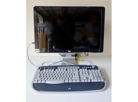 HP 2207 Flat Panel LCD Monitor & Keyboard