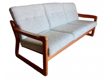 Komfort Danish Teak Sofa W/Chunky Weave Cushions In Great Condition