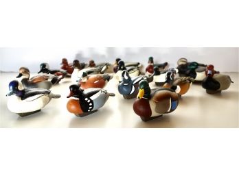 18 Ducks Unlimited Jett Buret Miniature Duck Decoys