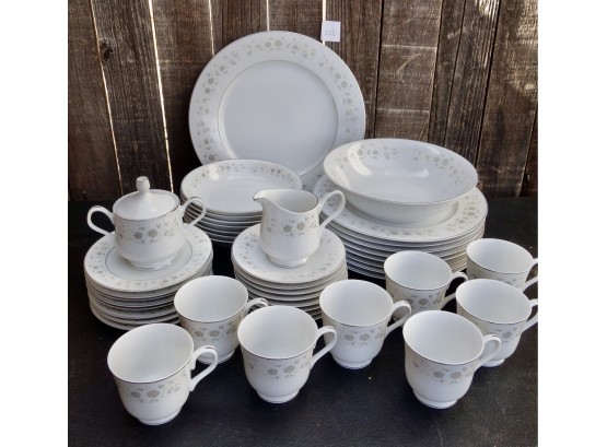 Carlton Andover China Serving For