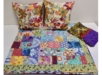 Colorful Hand Made Quilt With Coordinating Pillows & 2 Pillowcases