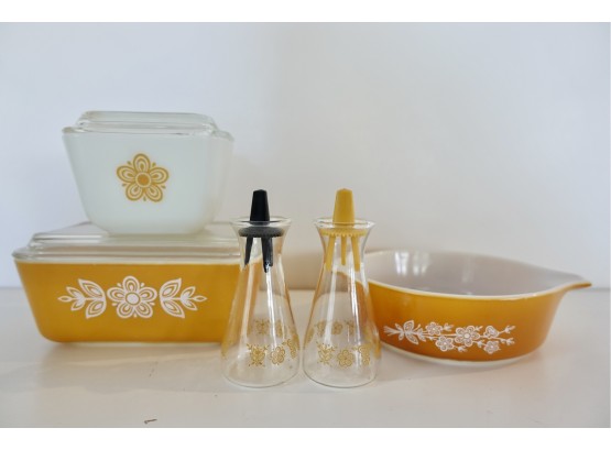Vintage Pyrex Butterfly Gold Refrigerator Dishes With Lids, Casserole (471-B), & Salt/pepper Shakers