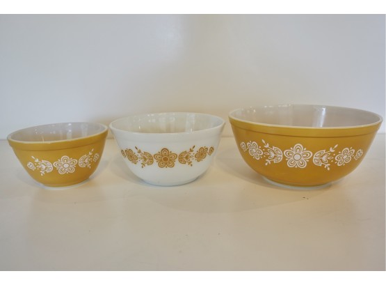 Vintage Pyrex Butterfly Gold Mixing Bowls, 403, 402, 401