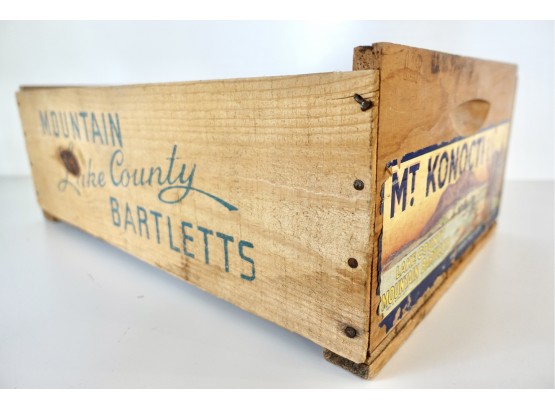 Great Vintage Pear Box, Lake County Mountain Bartletts